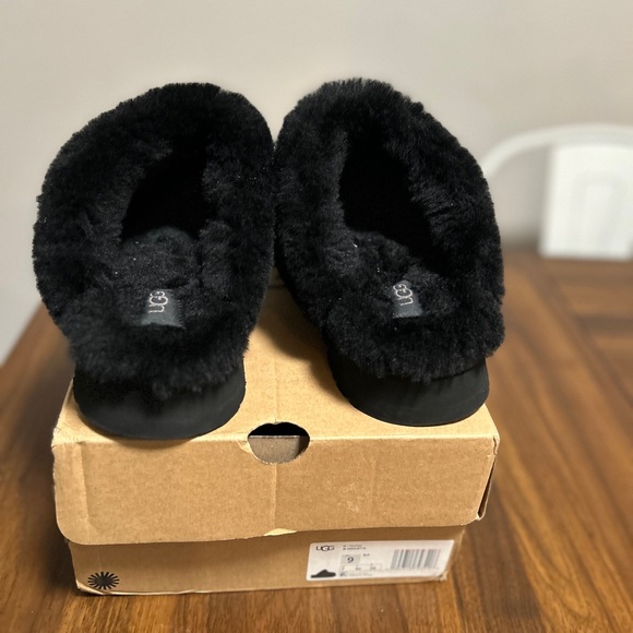 UGG  Disquette Black Suede Fur Slippers - Picture 2 of 6